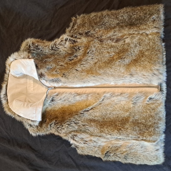 Reversible fur vest - Picture 3 of 10